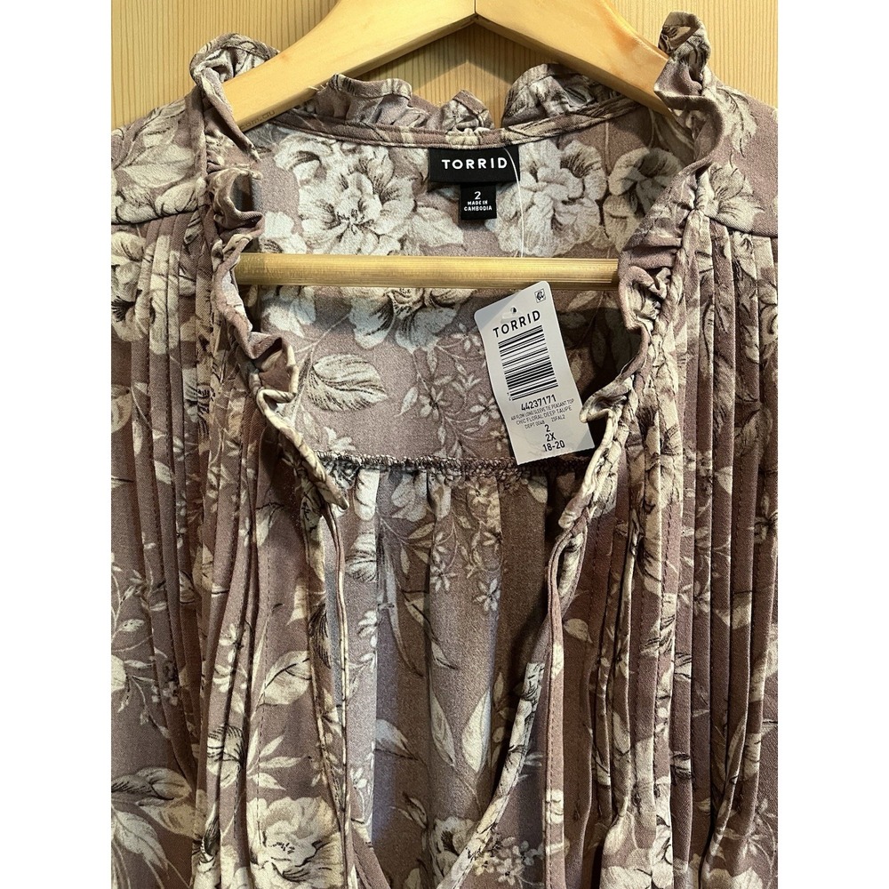Torrid Peasant Sleeve Pintuck Blouse in Chic Floral Deep Taupe Women's Size 2 - Picture 4 of 13